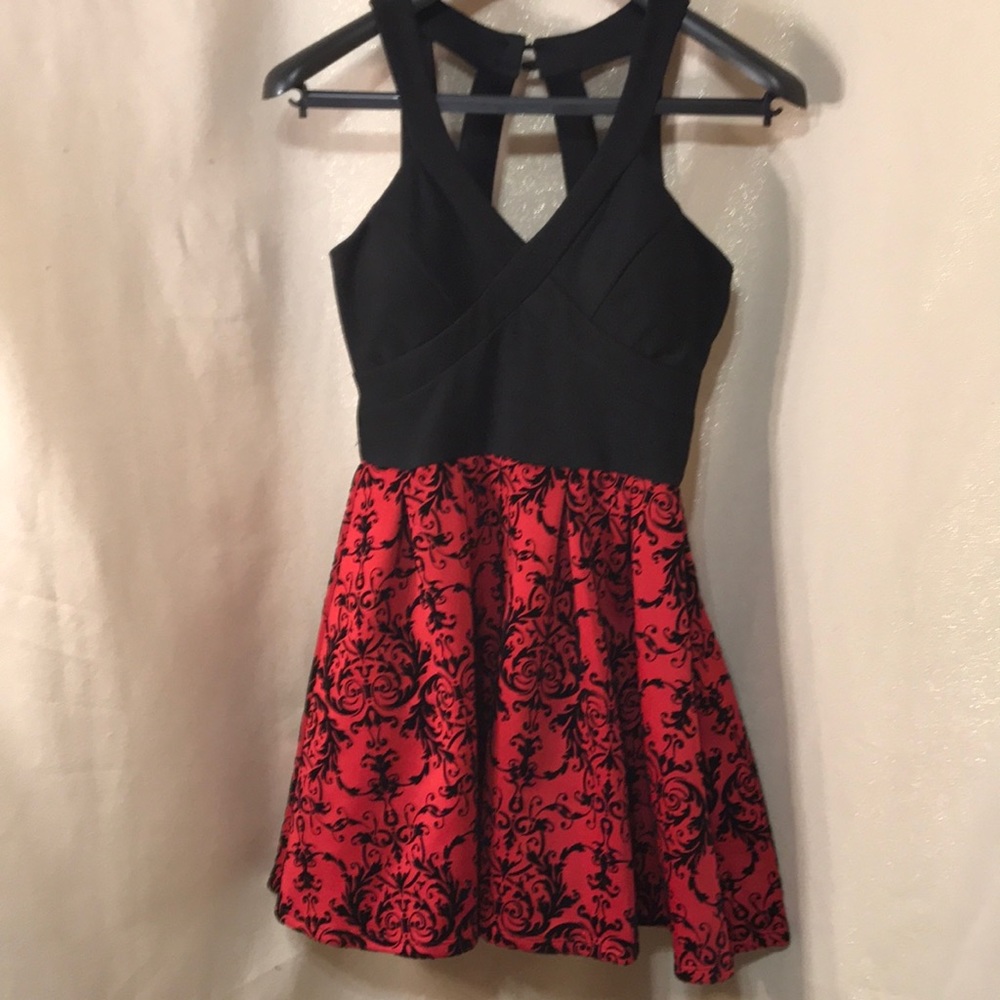 Size 3 holiday dress with petticoat slip for curve